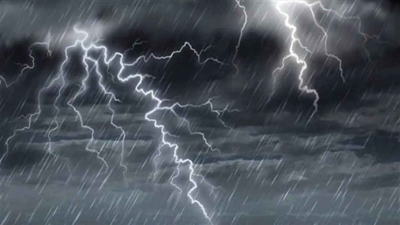 تحذيرات من أمطار ورياح ناشطة وبرق ورعد تضرب البلاد ليلًا